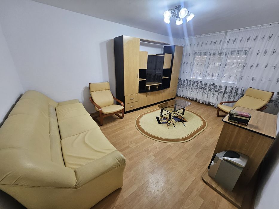 Apartament 2 camere în 1 Mai de închiriat