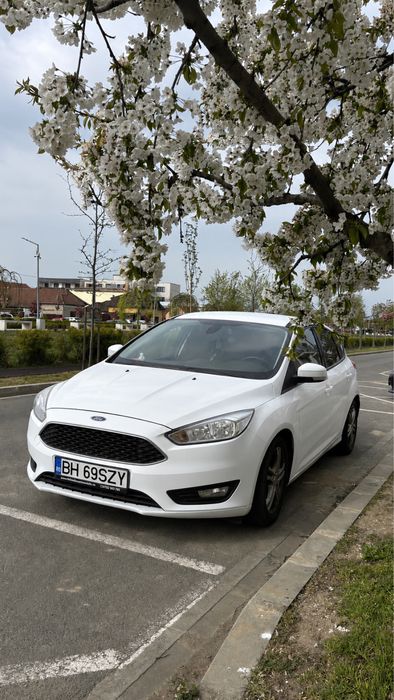 Ford Focus Hatchback 2015, 1.0 Ecoboost, 125 CP, Euro 6, navigație, senzori, consum redus, în stare perfectă
