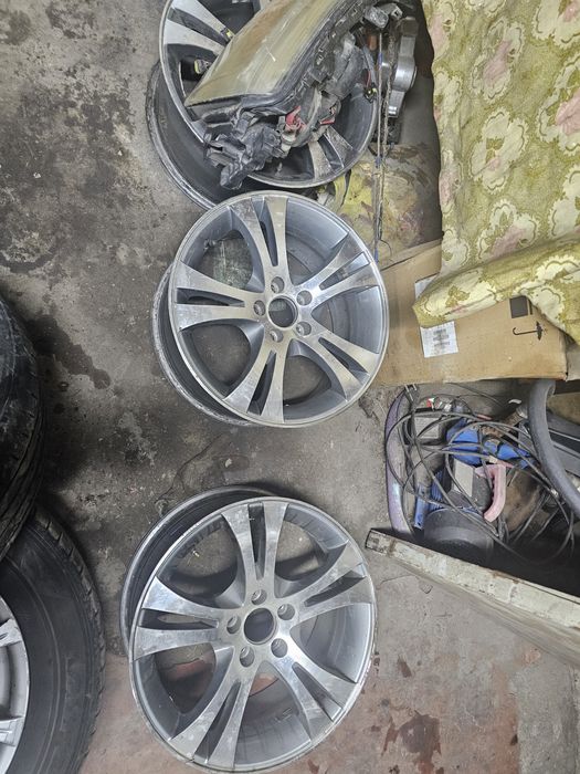 Субару форестер  запчасти