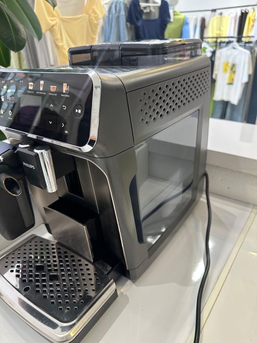 Продаётся кофемашина Philips (LatteGo)