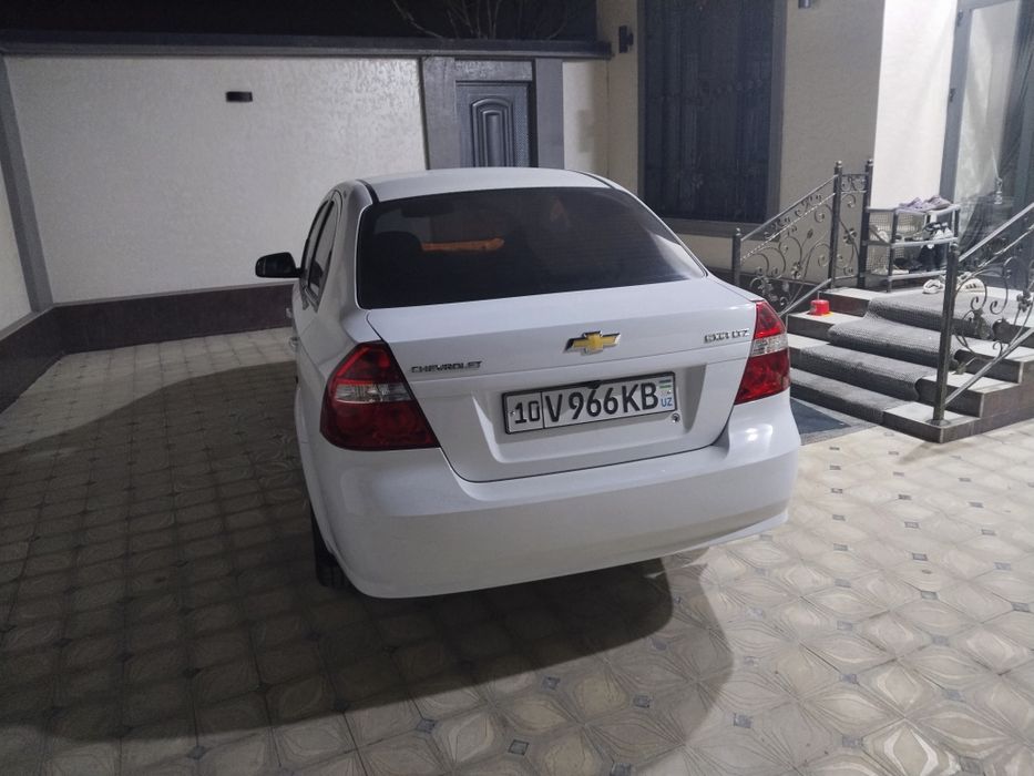 Нексия 3 узимни машинам