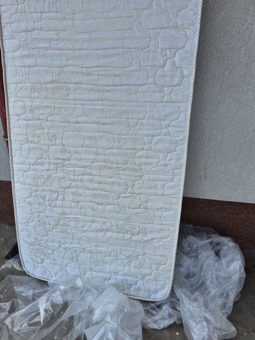 Saltea 90 cm pe 200 cm