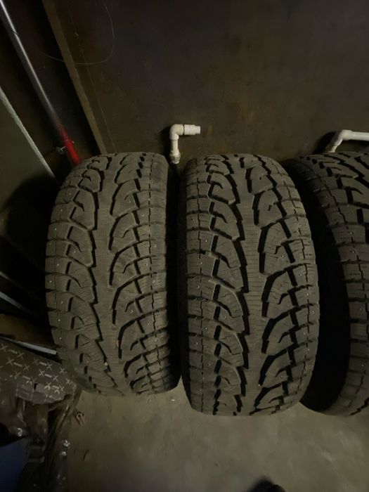 Шины Hankook в идеальном состояний новая