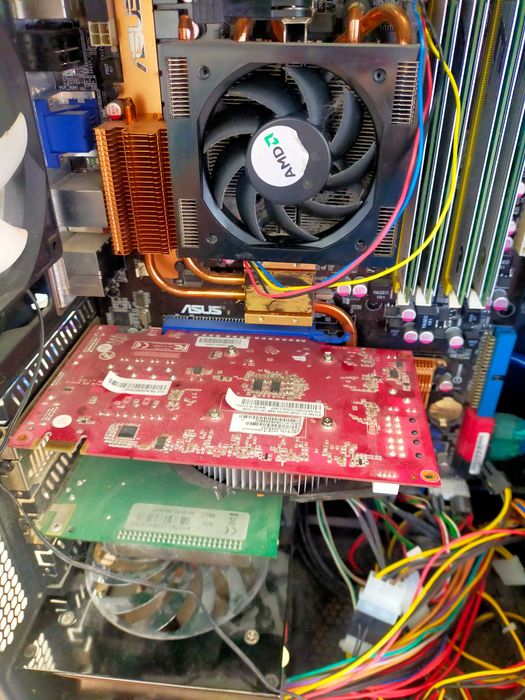 геймърски настолен  компютър