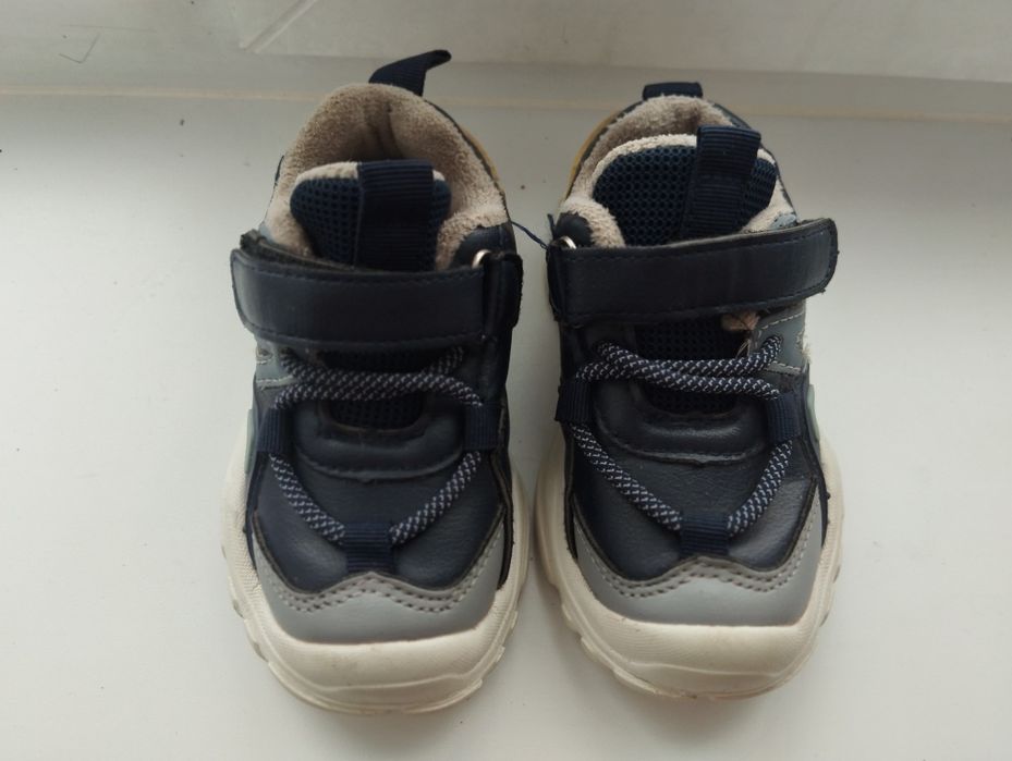 Кроссовки.     .