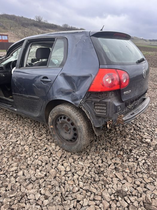 Dezmembrez Volkswagen Golf 5