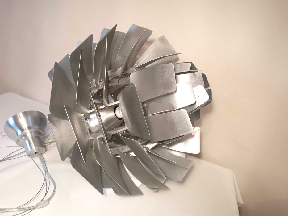 Lustra Mid-Century Modern, aluminiu, replică Louis Poulsen Artichoke
