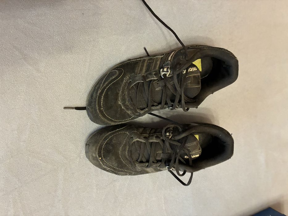 Pantofi sport Adidas barbati piele intoarsa negri 42.5