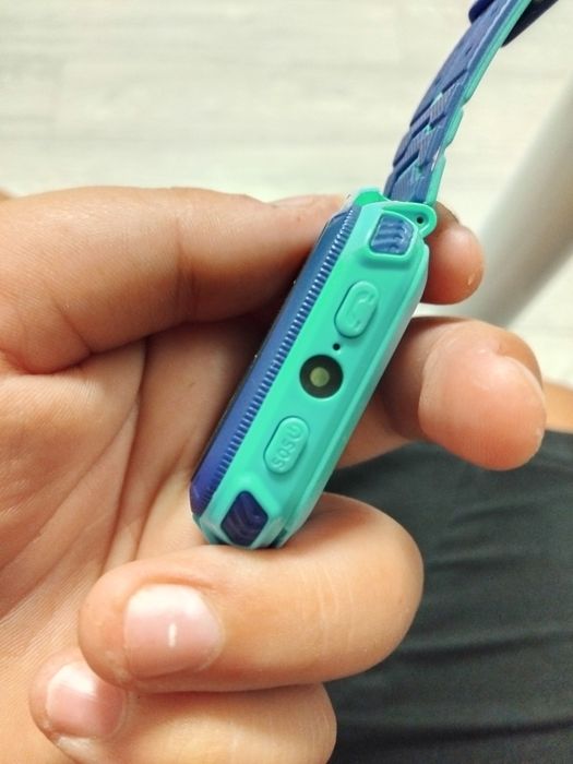 Vând husa pentru telefon iPhone 15 pro max si un ceas pentu copii