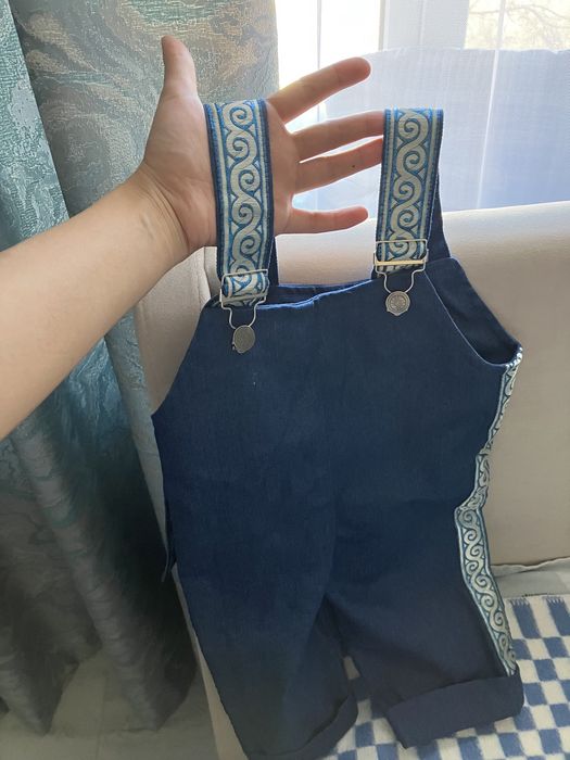 Продам костюм на годик