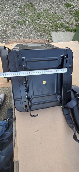 Scaun macara manitou stivuitor macara încărcător frontal este rabatabil pret 360 lei se poate trimite prin curier rapid în toată tara