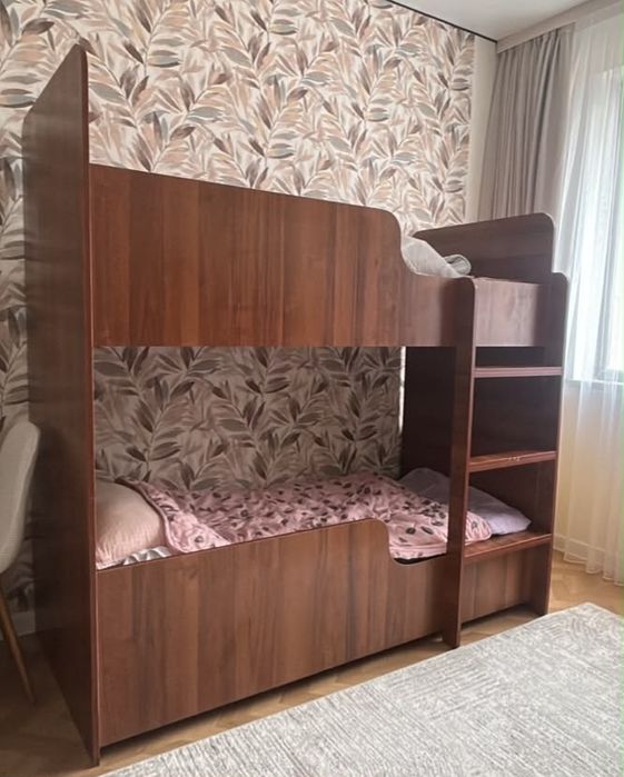 двухярусная кровать
