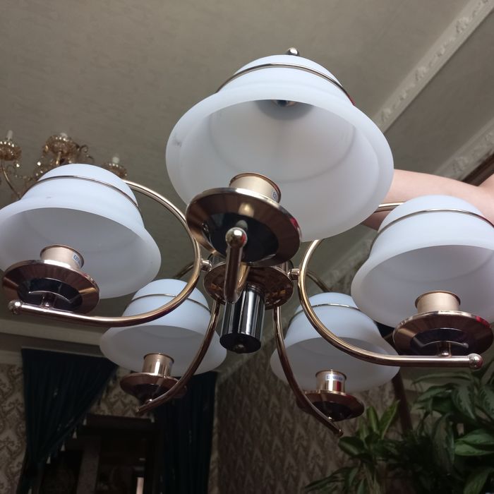 Lustre sotiladi 5ta plafonlik