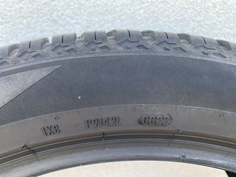 235/45/19 Pirelli 4 Anvelope