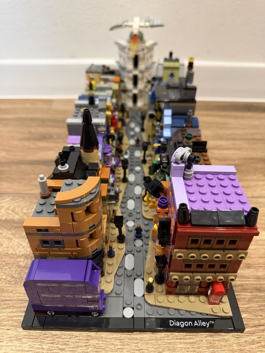 Lego 76444 Harry Potter Magazinele de pe Diagon Alley