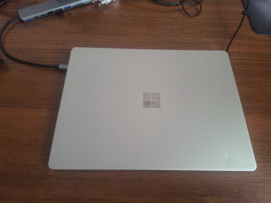 Легкий, плоский, удобный, яркий ноутбук - Microsoft