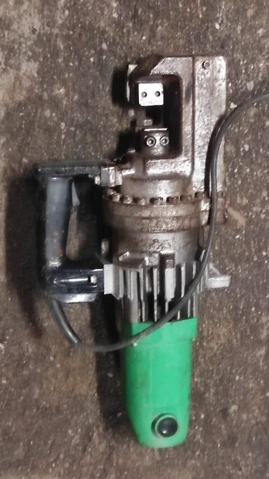 Hitaki mașina de tăiat fier beton până la  fi 33