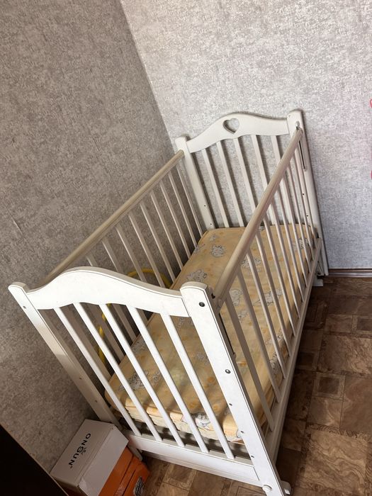 Продам детскую кроватку