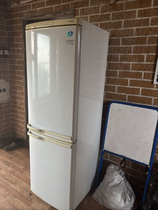 Хололилтник самсунг samsung