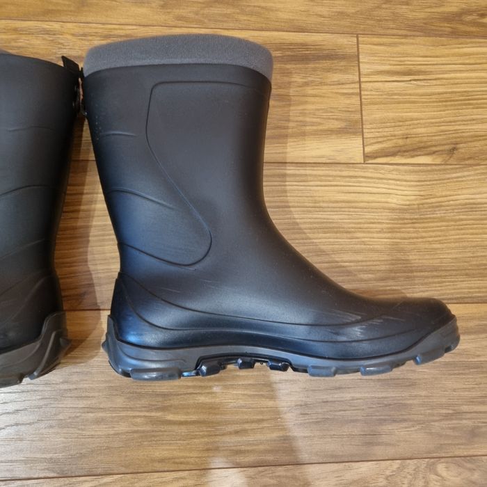 Продавам дамски гумени ботуши Декатлон