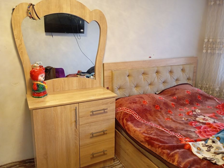 Divan trimosi bn birga sotiladi