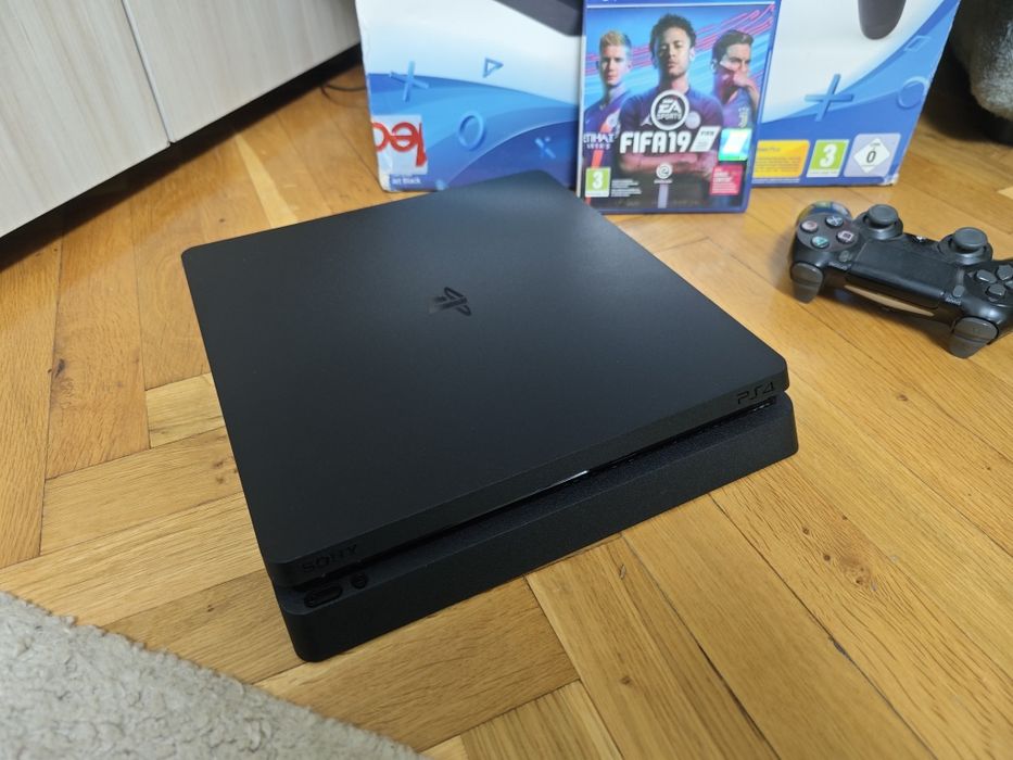 PlayStation 4 1TB + игра