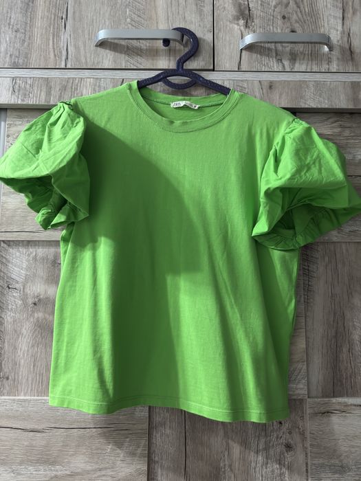 Футболка ZARA с пышными рукавами