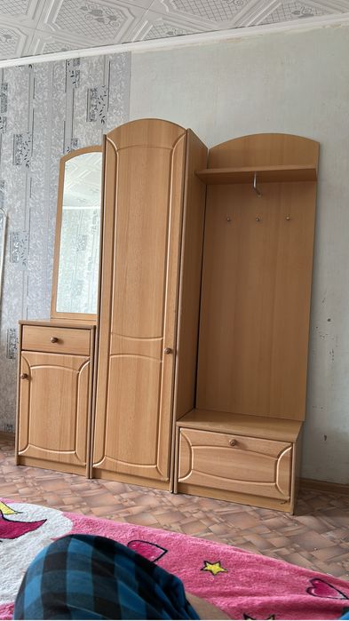 Продам прихожую