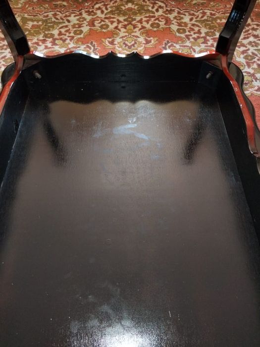 Продам столик новый резной