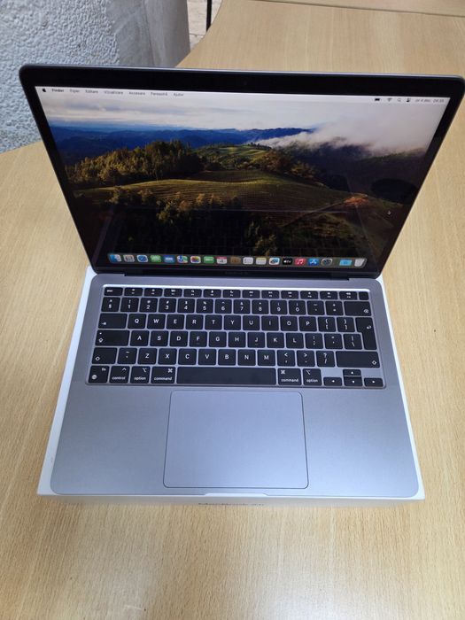 MacBook Air/M1/8 GB RAM/256 GB SSD/Space Gray-13 inch
