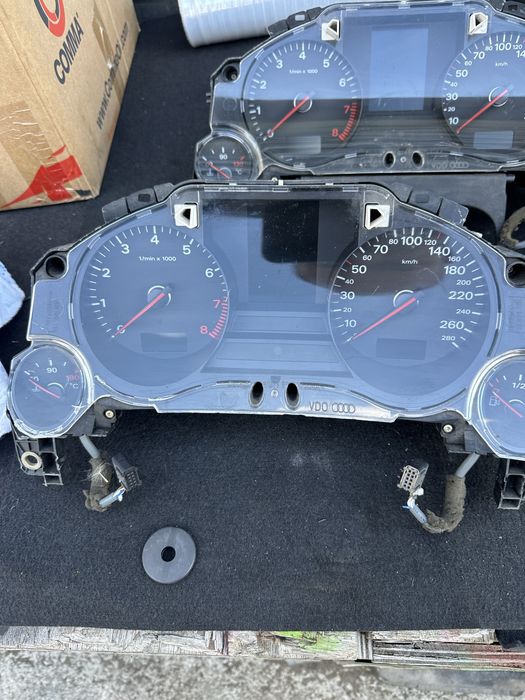 Километраж табло стрелки за Audi A8 D3 4e 4.2fsi работи нормално