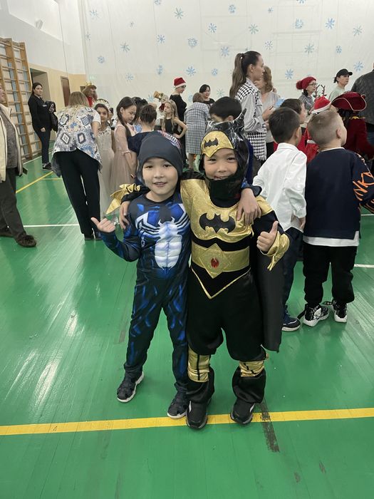 Продам костюм веном