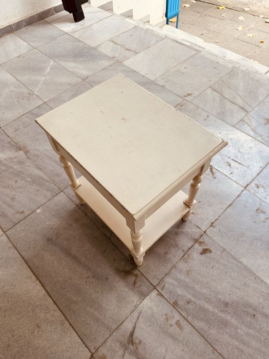 Винтидж нощно шкафче / помощна масичка