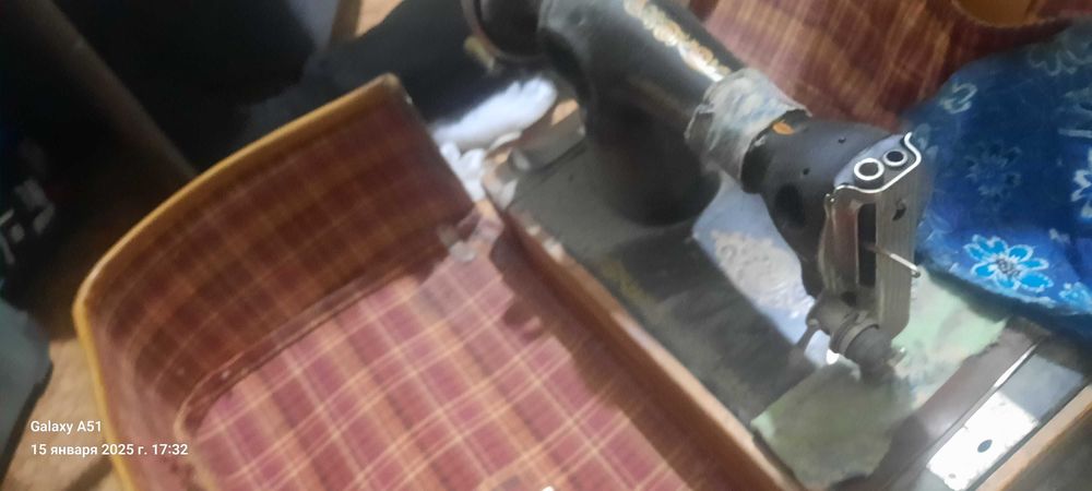 Швейная машина старая