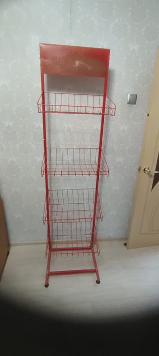 Продаю стеллажи для чипсов, приправ