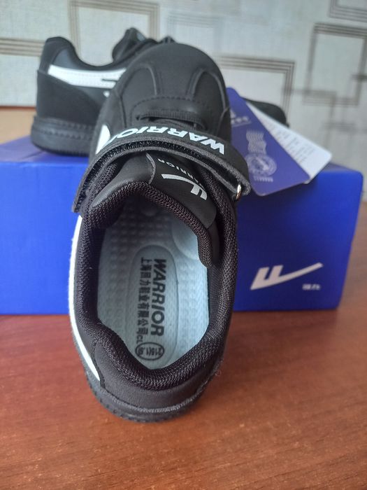 Кроссовки детские