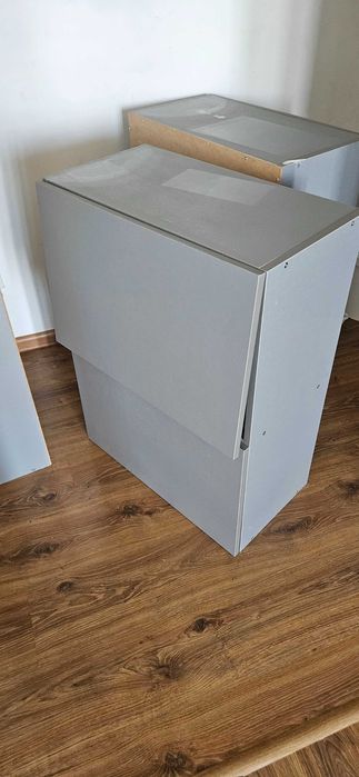 Продам настенные шкафы