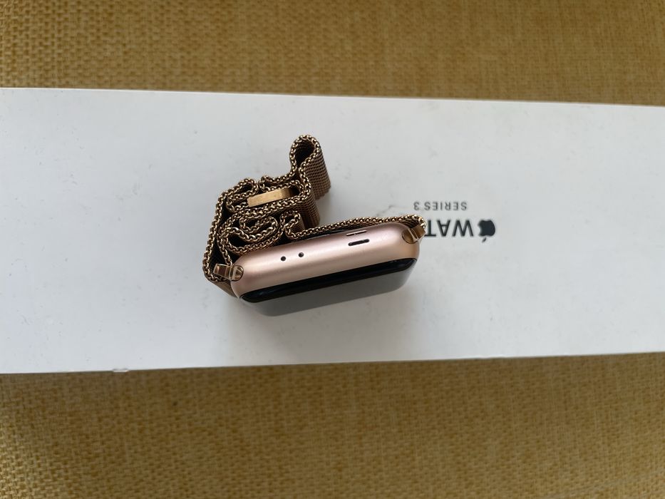 Apple Watch series 3 gold
