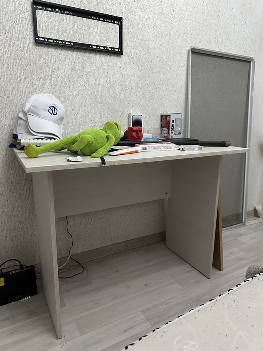 Продам письменный стол