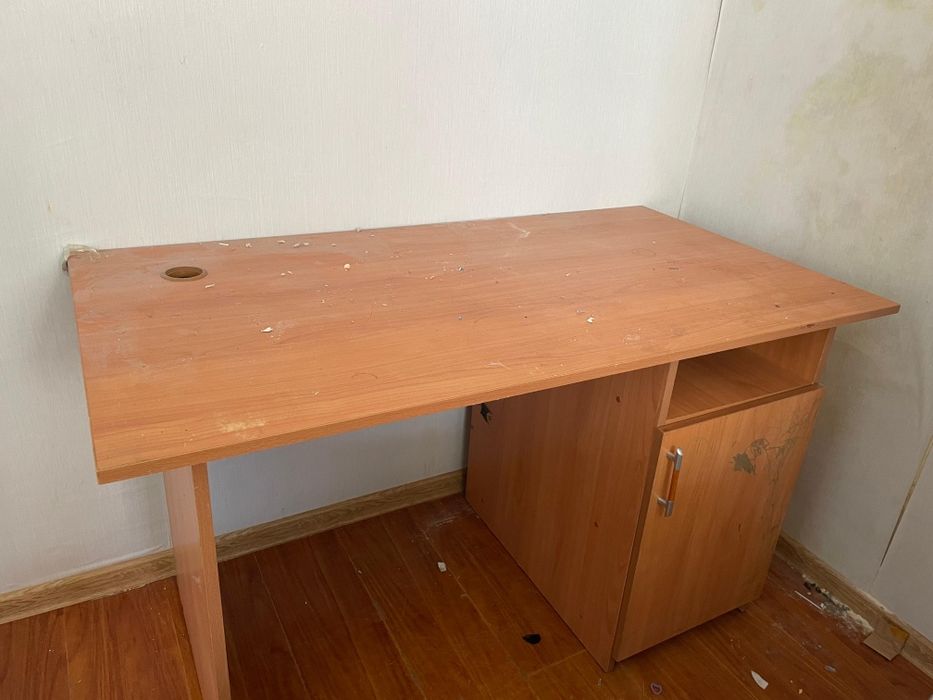 Продам компьютерный стол
