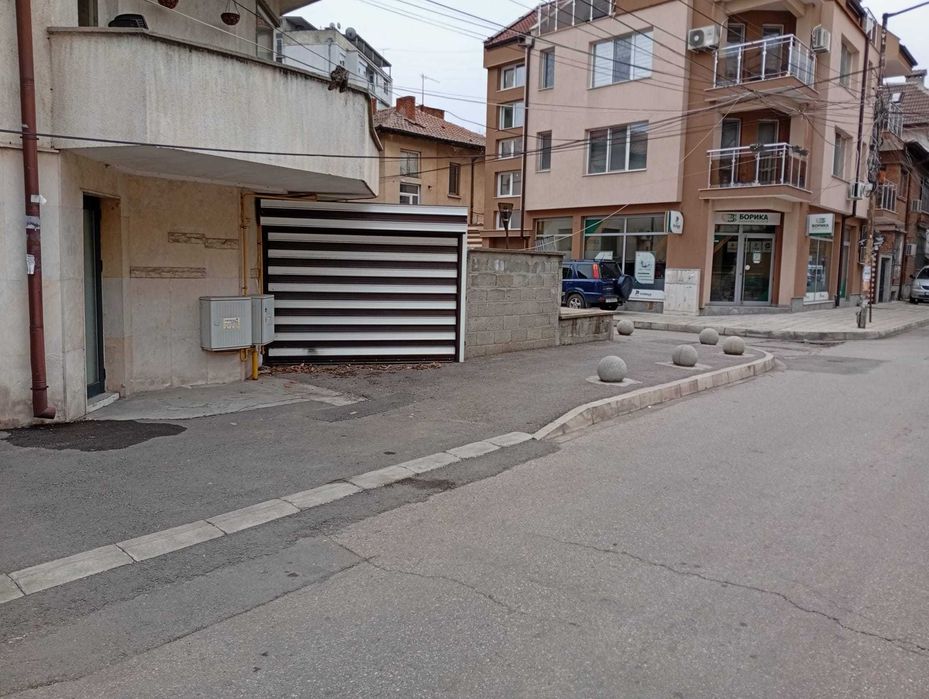 Продава се Офис в Хасково, Дружба 1 - 11 кв.м за 1623 €/кв.м - Снимка #1