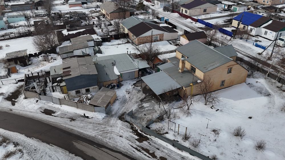 Продаётся дом в поселке Топар