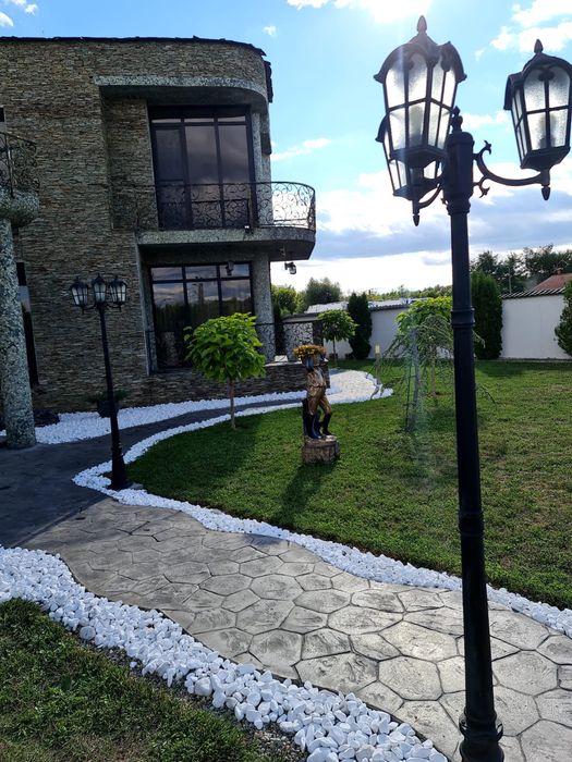 Piatra decorativa alba rotunjita