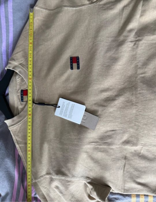 Tommy Jeans tricou maro deschis cu logo mic marimea XS nou original