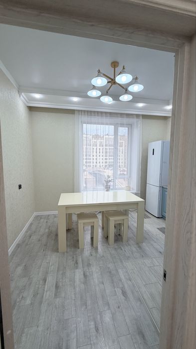 Стол со стулями