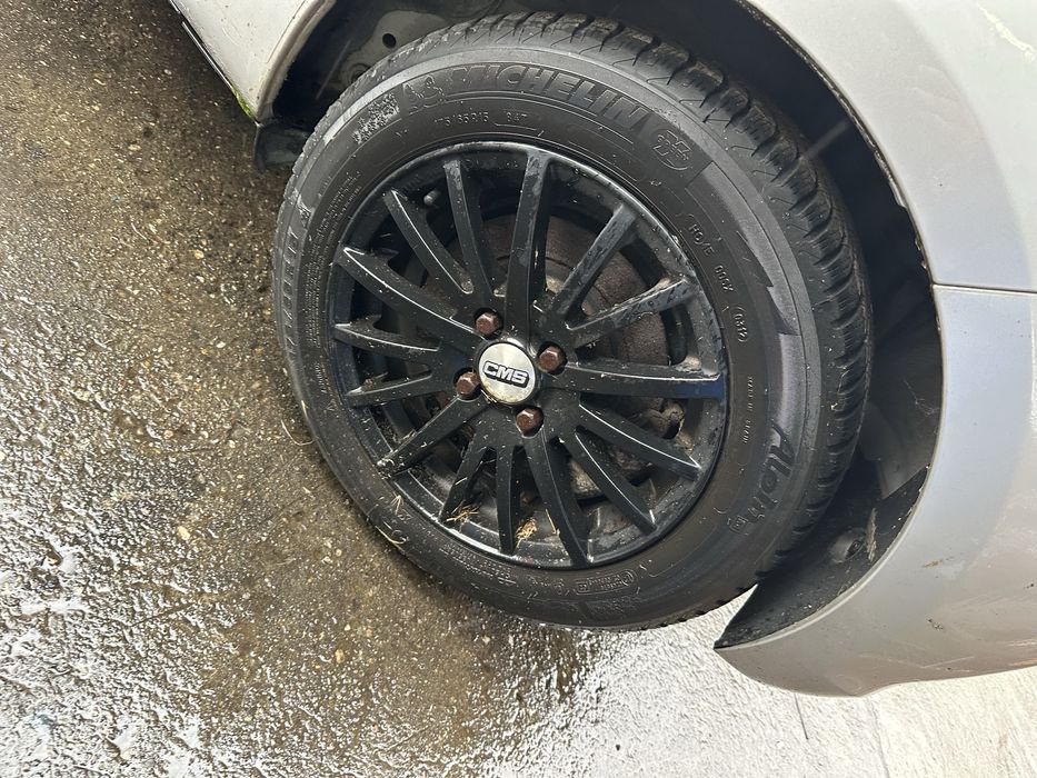 Toyota Yaris 1.5 hibrid НА ЧАСТИ