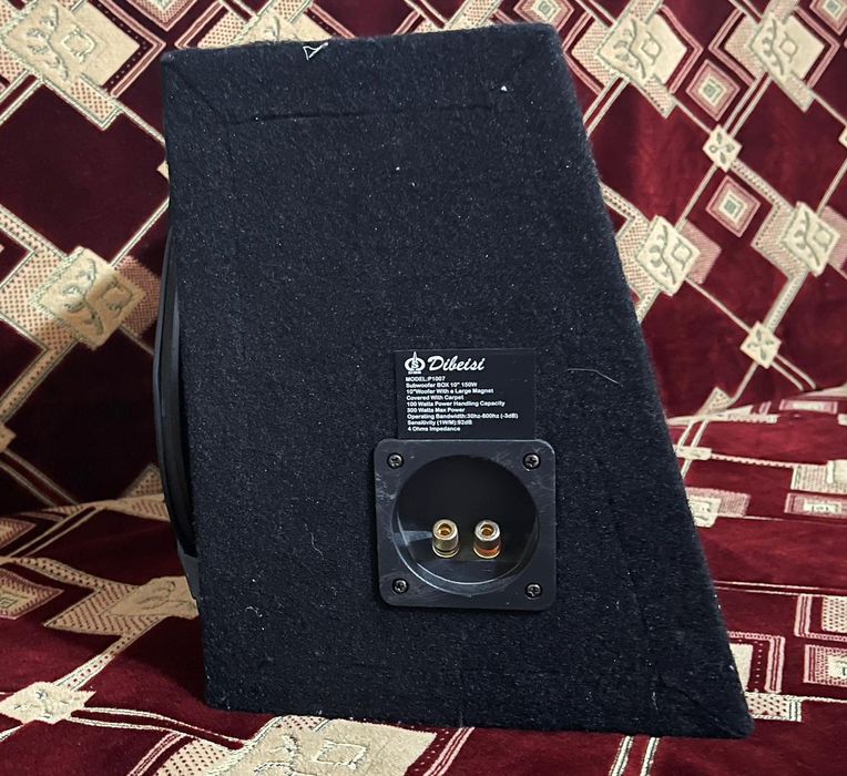 Vând subwoofer dibeisi cu stație MAC 600w