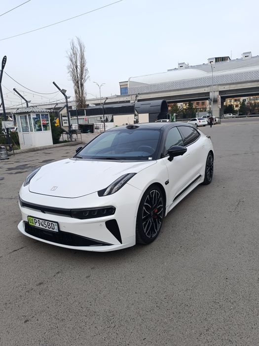Zeekr 001 You pozitsiya