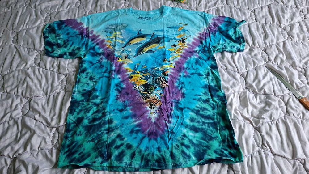 Tricou unicat-vesel, vopsit diferit pe ambele părți, fabricat în SUA