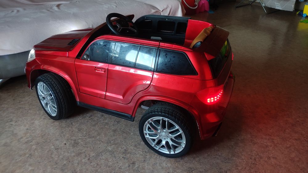 Детский электромобиль